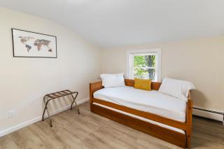 Fantastic retreat 5min from Village with media room, AC and sauna! - 7