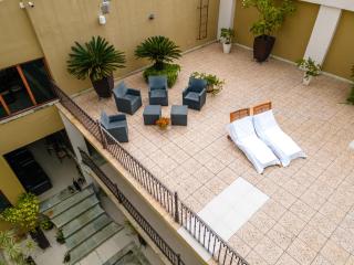 Casa de las Flores Hotel - 1
