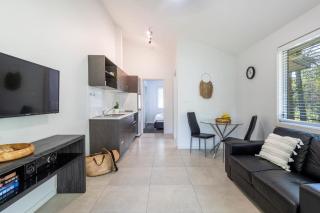 Lazy Woods Two - oceanstays - Yamba - 2