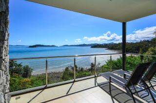 Edge Waterfront Apartments - Hamilton Island - 2
