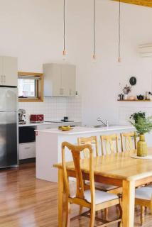 Modern Waterfront House at Susans Bay, Primrose - Primrose Sands - 9