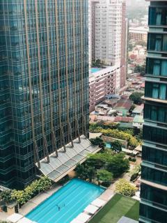 One Uptown Residence 1Br 2Bed Affordable for 4,Uptown Mall Linked - 5