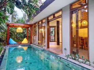 Villa 4-BR Klub Bunga No 8 Batu Malang - Batu - 0