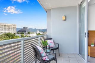 Marina View Queen Bed Studio Apartment Pool & Gym - Cairns - 4