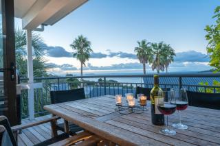 2 Levels of Magnificient Sea Views - Palm Beach - 0