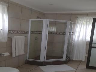 El Shadai Guest House & Spa Hartbeespoort - 7