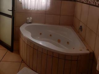 El Shadai Guest House & Spa Hartbeespoort - 6