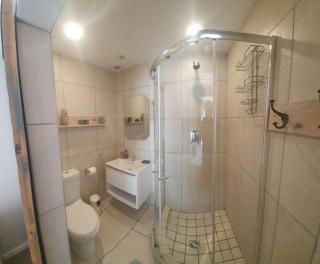 Sunny 2 bedroom apartment on stunning golf course - 4