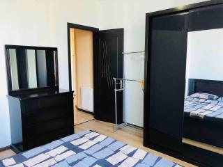 Nearby Chavchavadze Ave Sweet Home with Terrace - Tbilisi - 2