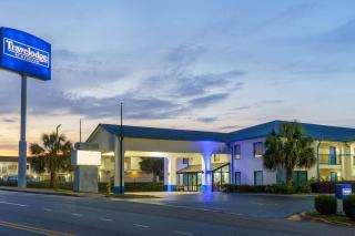 Travelodge by Wyndham Montgomery East - Montgomery - 7