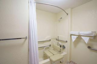 Travelodge by Wyndham Montgomery East - Montgomery - 3