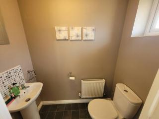 Kensington House- The Perfect home for contractor stays - 5