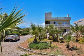 Mariza's Beachfront Apartment with Swimming Pool - Analipsi - 5