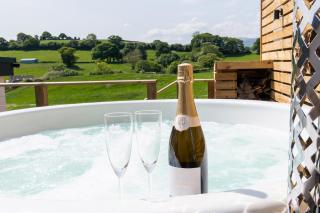 Ty Uchaf Cottage - Llansantffraid Glan Conwy - 0