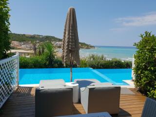 Paralia Luxury Suites - Agios Stefanos - 6