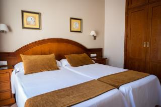 Hostal Cabo Roche - 8