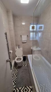 2 Bedroom apartment in Kennington London - 4