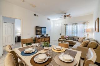 SPECTACULAR Home And Resort! Near Dis, Splash Park, Lake With Boats, Pool, This Home And Resort Has It ALL! Low Rates Too! - 0