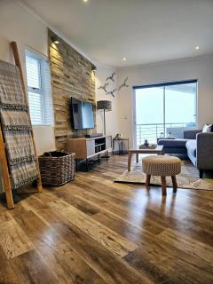 12 Sunset on Hill - 8