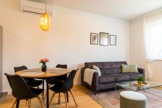Flexible SelfCheckIns 50 - Zagreb - Garage - Loggia - New - Zagreb - 5