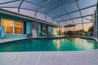 THIS IS PARADISE FOUND! Private In-Ground Pool Home, Views, Near Dis, NO Steps, LOW Rates! - Kissimmee - 9