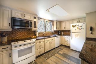 Riverfront Condo Near Downtown Estes Park! - 3