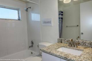 Quiet & Spacious North Palm Beach 2 bed 2 bath - North Palm Beach - 1