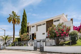 Deluxe 4BDR House W/ Pool by LovelyStay - Portimão - 3