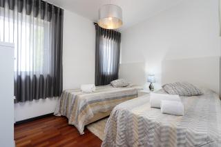 Deluxe 4BDR House W/ Pool by LovelyStay - Portimão - 4
