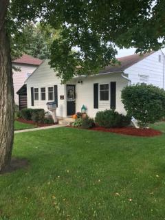 Cheerful 2 Bedroom Cottage on 5th - Decatur - 0