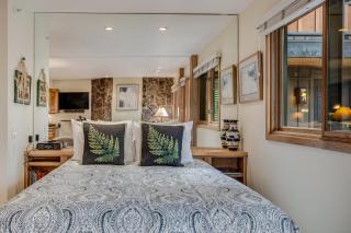 Laurelwood Condominiums 207 - 2