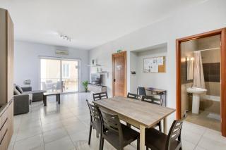 Delightful 3BR Sliema APT Near Promenade by 360 Estates - Sliema - 5