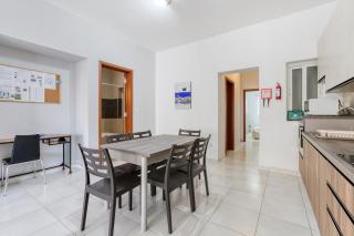 Delightful 3BR Sliema APT Near Promenade by 360 Estates - Sliema - 3