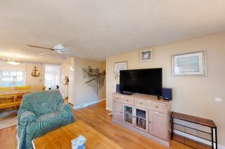 Captain's Quarters - West Yarmouth - 8