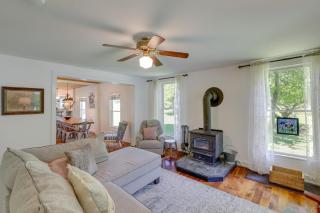 Marshall Cottage on 1895 Tobacco Farm with Hot Tub! - Mars Hill - 5