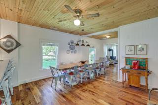 Marshall Cottage on 1895 Tobacco Farm with Hot Tub! - Mars Hill - 4