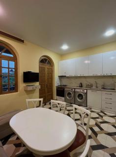 Surami Guesthouse - 8