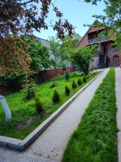 Surami Guesthouse - 0