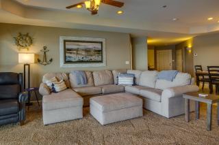 Lake Ozark Vacation Rental Pool and Dock Access! - Lake Ozark - 6
