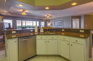 Lake Ozark Vacation Rental Pool and Dock Access! - Lake Ozark - 2