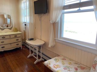 Inkwell Beach Cottage - Oak Bluffs - 9