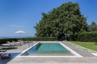 Lux Villa Mia with Heated Pool, 2km to Beach & Childrens Area! - 1