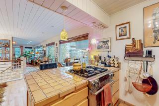 Bootlegger's Bohemian Loft - Anchorage - 1