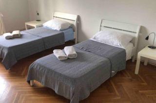 Apt. 80 m2, wifi, jacuzzi, 5 guests, 10min center - 3