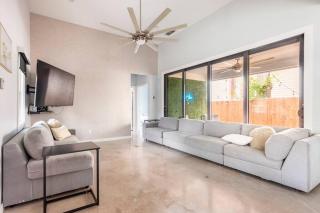 Downtown Modern Farmhouse-Pool- Sleeps 12 - San Antonio - 6