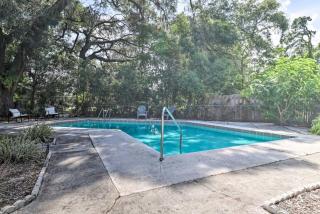 Pool home sleeps 6 with large fenced yard - Jacksonville - 0