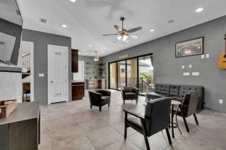 Paradise Villa: 2 blocks from beach, private pool - South Padre Island - 7