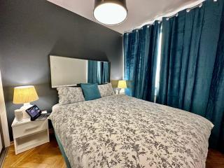 WHITE 3 metro WiFi 85'TV Netflix Disney+ HBO - 7