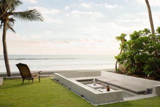 Black Beach Villa - Absolute Beachfront - Tabanan - 0
