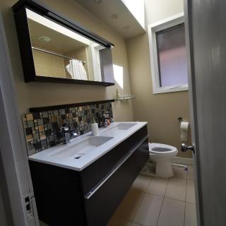 A bright and tidy double-bed room in midtown - 1